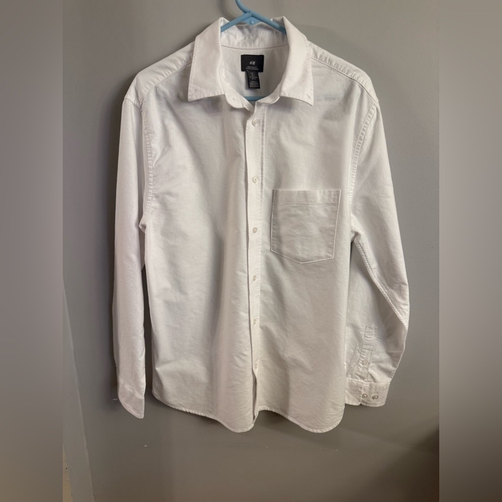 H&M White Regular Fit Button-Down Shirt – Men’s L
